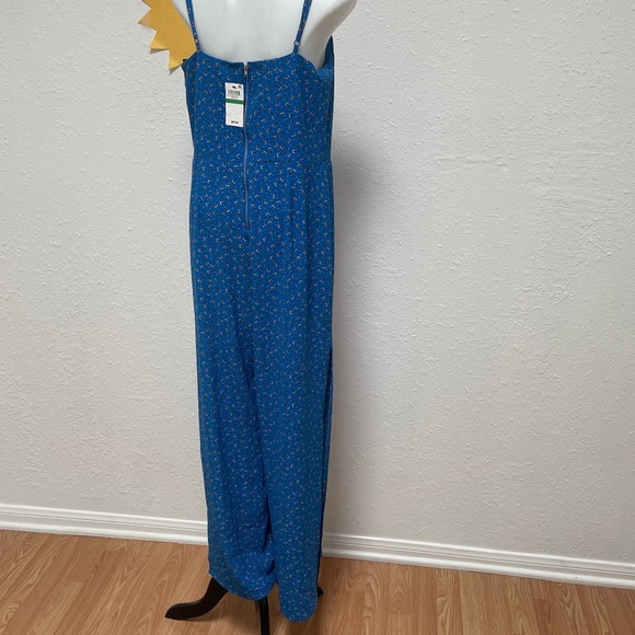 Material Girl - Picture 5 of 7